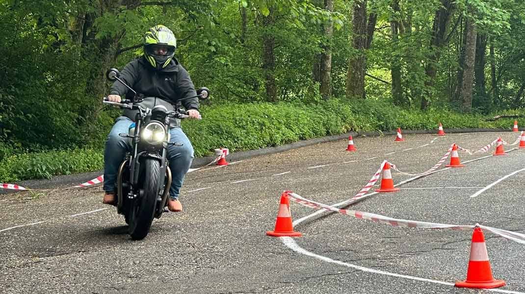 Andrä auf Motorrad
