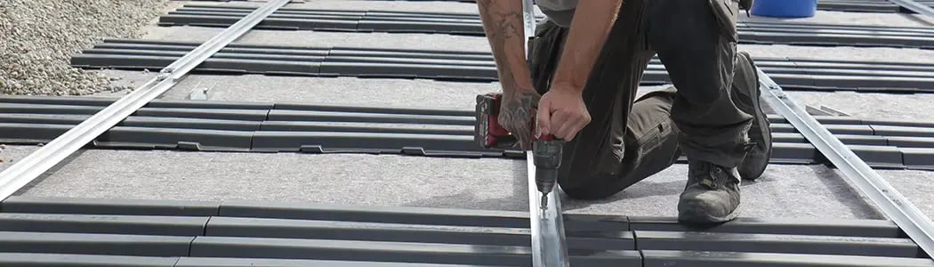 Montage_Unterkonstruktion_Photovoltaikanlage_Harder_Kulm