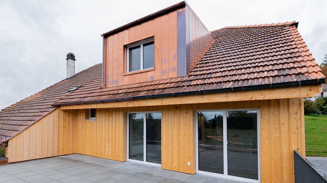 Einbau zweier Wohnungen mit Autounterstand in Oekonomieteil