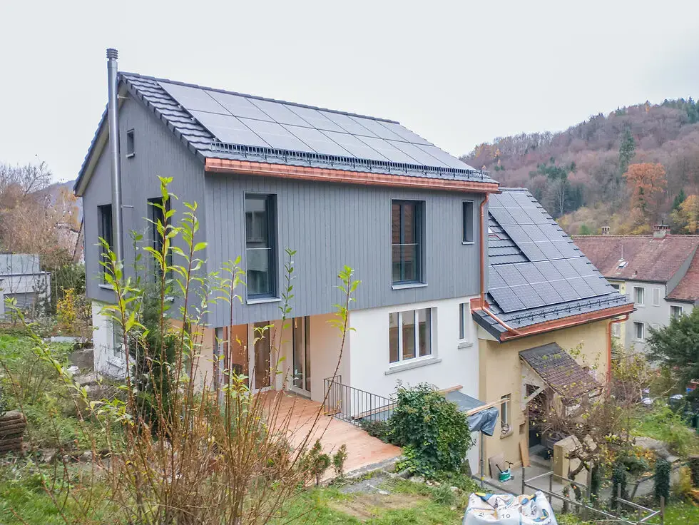 Sanierung und Aufstockung Einfamilienhaus