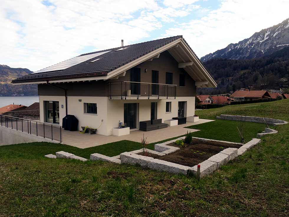 Neubau Einfamilienhaus mit Einliegerwohnung und Carport