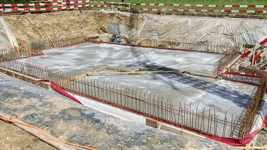 Kellerbau mit bereits folienabgedichtetem Beton