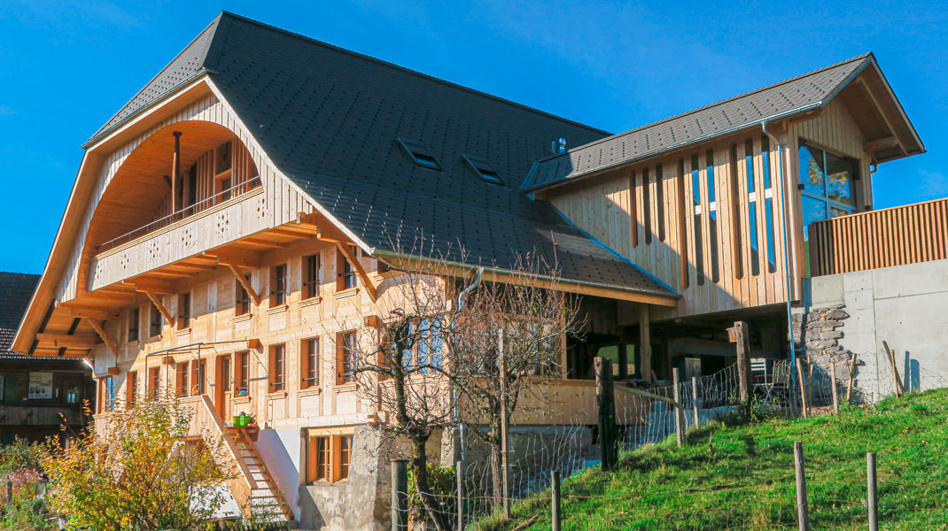 Neues Berner Bauernhaus der Familie Friedli 