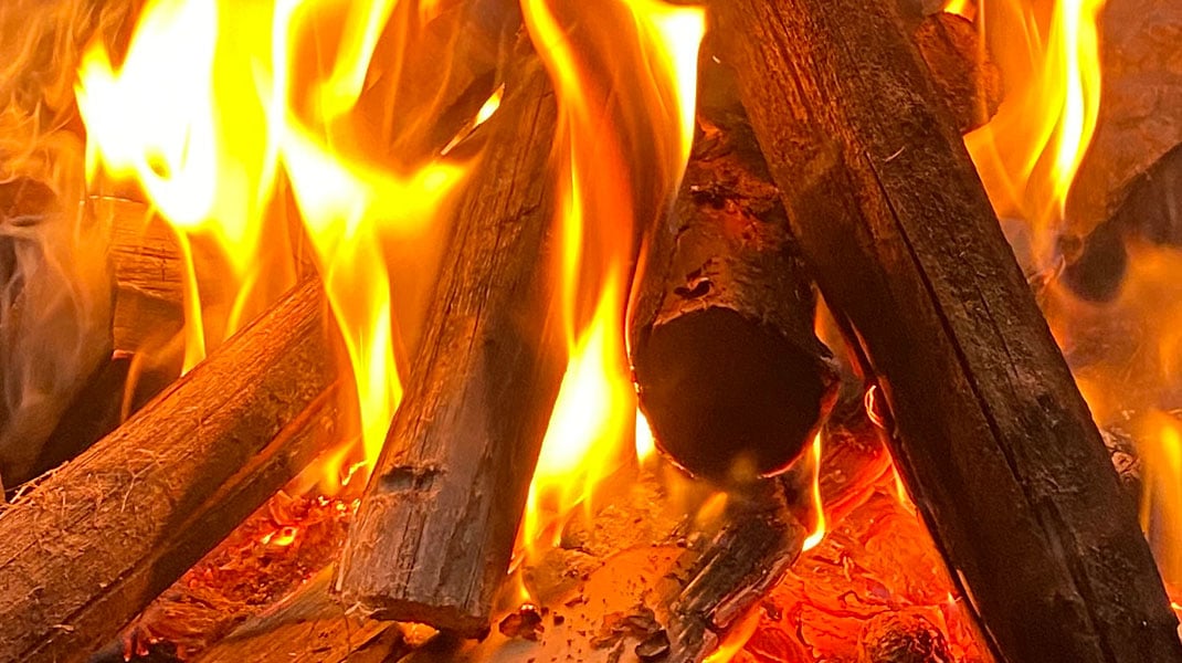 Holzfeuer auch das ist erneuerbar heizen